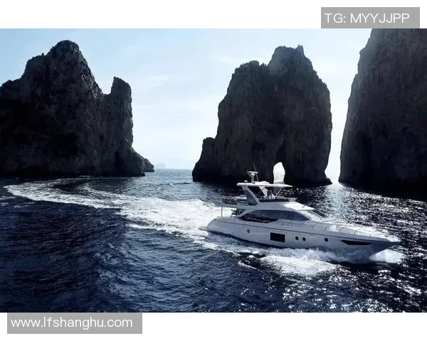 足球明星妻子优雅坐船游玩视频引发网友热议与羡慕