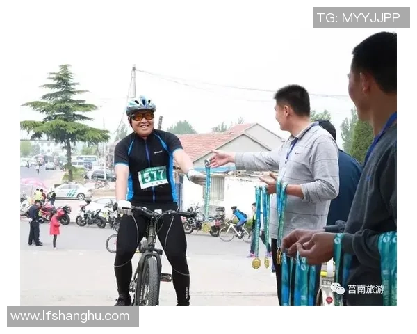 重庆足球队的耐力之谜揭秘：从训练到比赛的全景探索